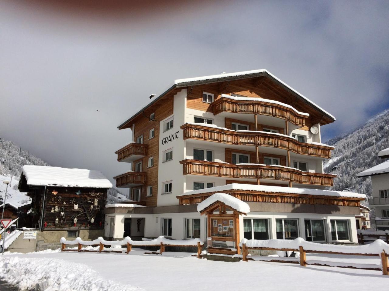 B&B Haus Granit Saas Grund Eksteriør billede